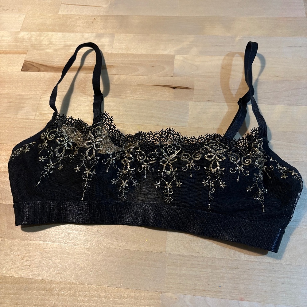 Frederick’s of Hollywood Black Lace Longline Demi Bra – Size 32 – Like New